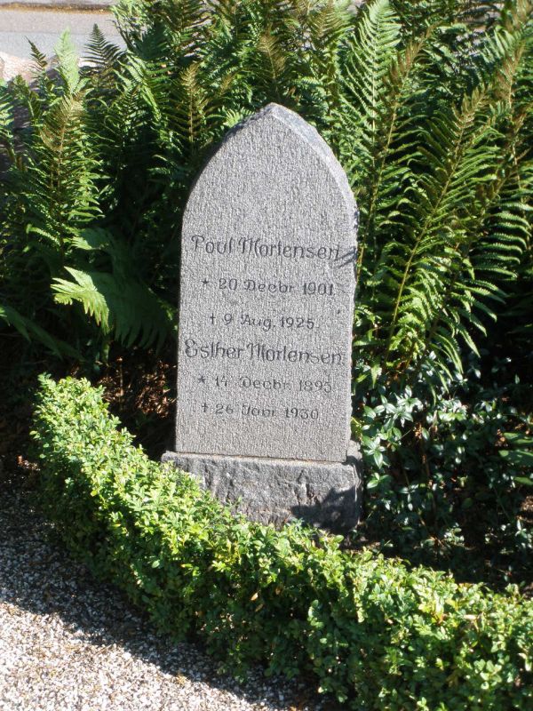 Esther Mortensen   .JPG